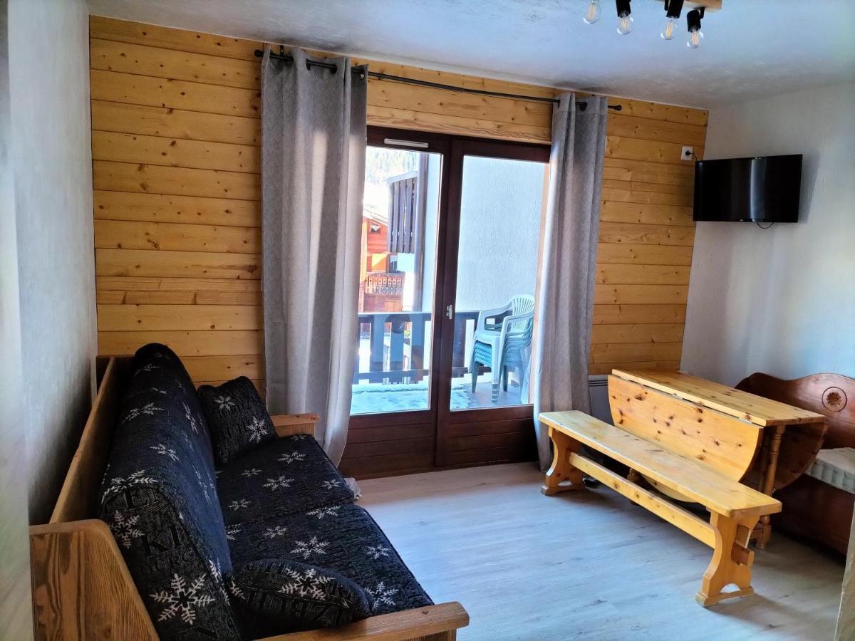 Appartement Meuble Avec Vue Sur Les Montagnes Et Piscine L'Ete Saint-Gervais-les-Bains Exteriör bild