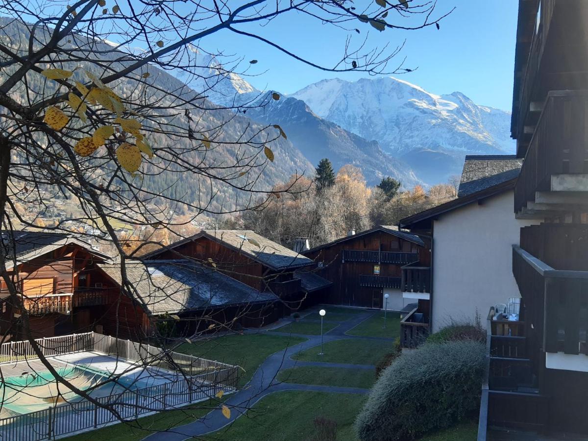 Appartement Meuble Avec Vue Sur Les Montagnes Et Piscine L'Ete Saint-Gervais-les-Bains Exteriör bild